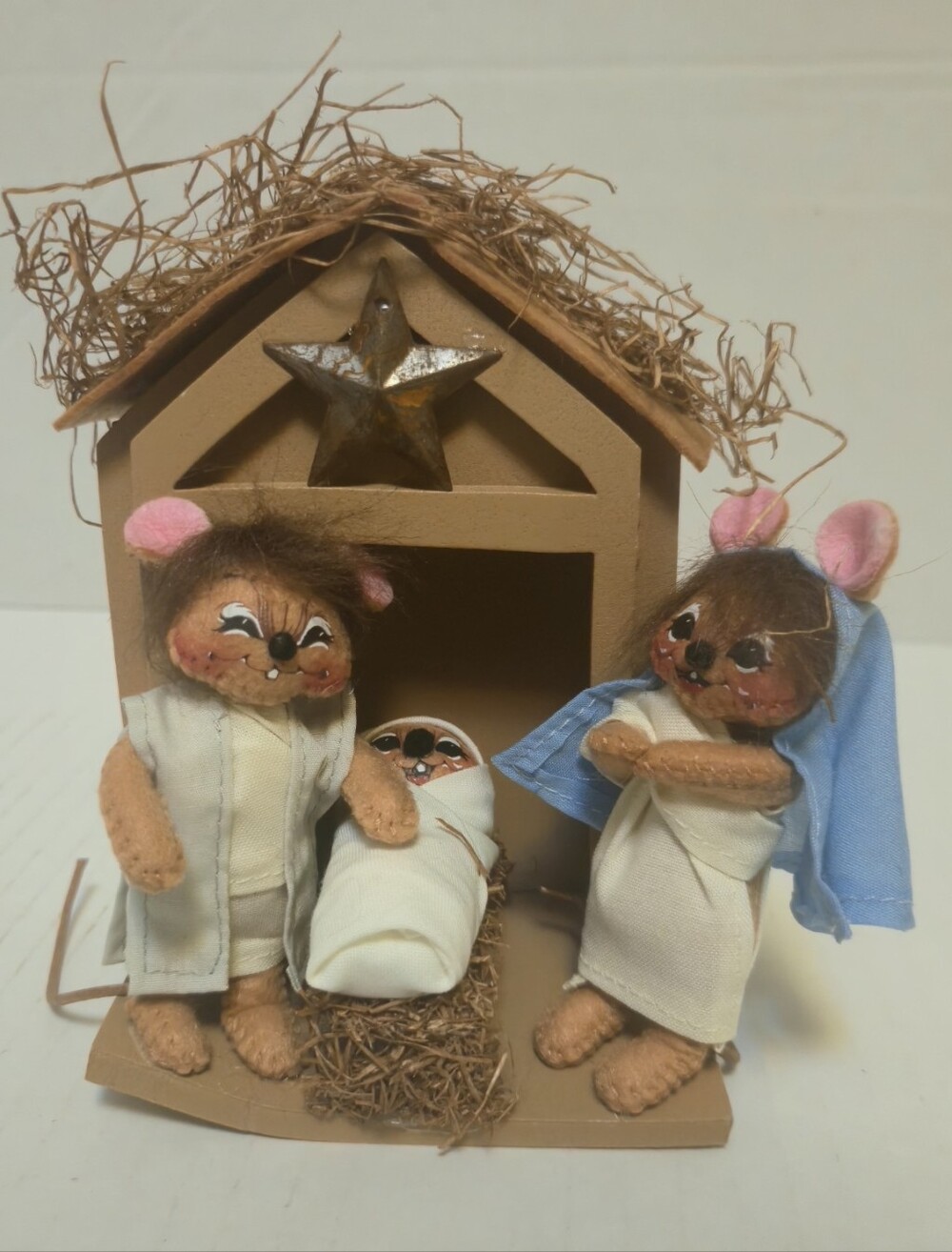 Annalee 2023 Exclusive 6in Nativity Mice Christmas Manger #862523 Retired